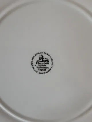Plato vintage vajilla ingles, marca Churchill.