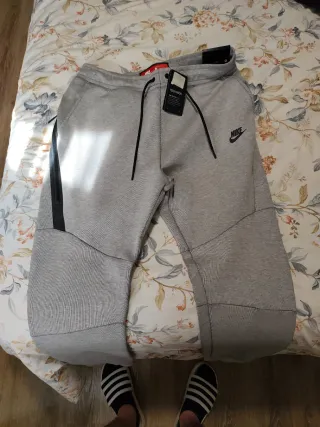 Chándal Nike Tech Fleece Negro y Gris