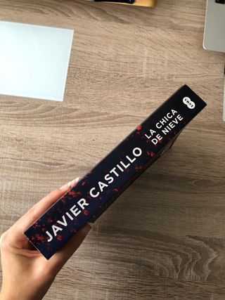 La chica de nieve / The Snow Girl (Spanish Edit...