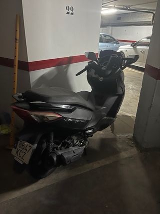 Moto SYM Joymax Negra