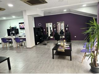 Se traspasa salon de belleza