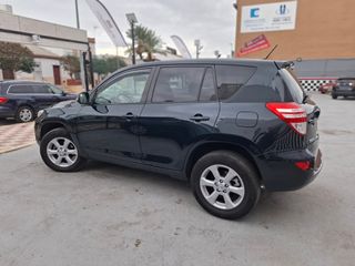 Toyota RAV4 2011