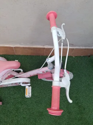 Bicicleta Hello Kitty rosa