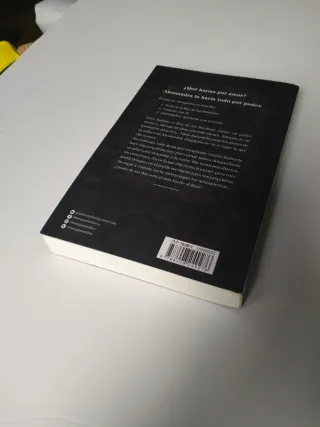 Una corona de sombras