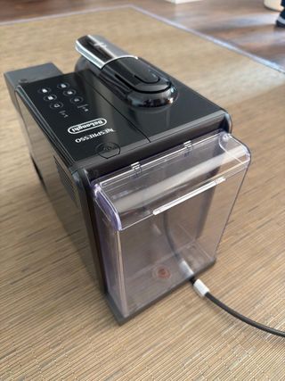 Cafetera Nespresso DeLonghi