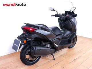 YAMAHA X-MAX 300