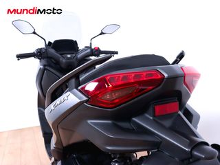 YAMAHA X-MAX 300