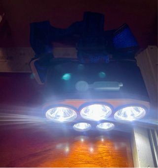 Linterna frontal recargable USB