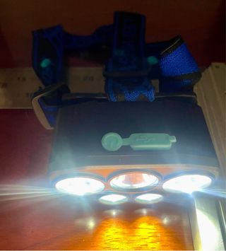 Linterna frontal recargable USB