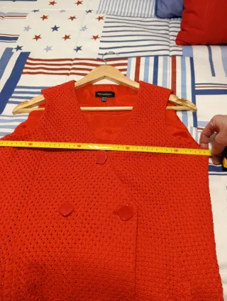 Pedro del Hierro vestido rojo guipur
