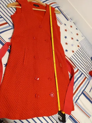 Pedro del Hierro vestido rojo guipur