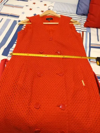 Pedro del Hierro vestido rojo guipur
