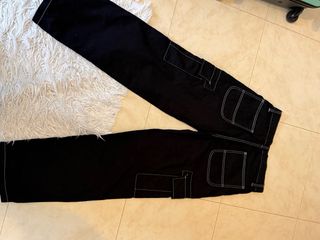 Pantalón cargo negro