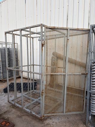 Cajones metálicos para sillas