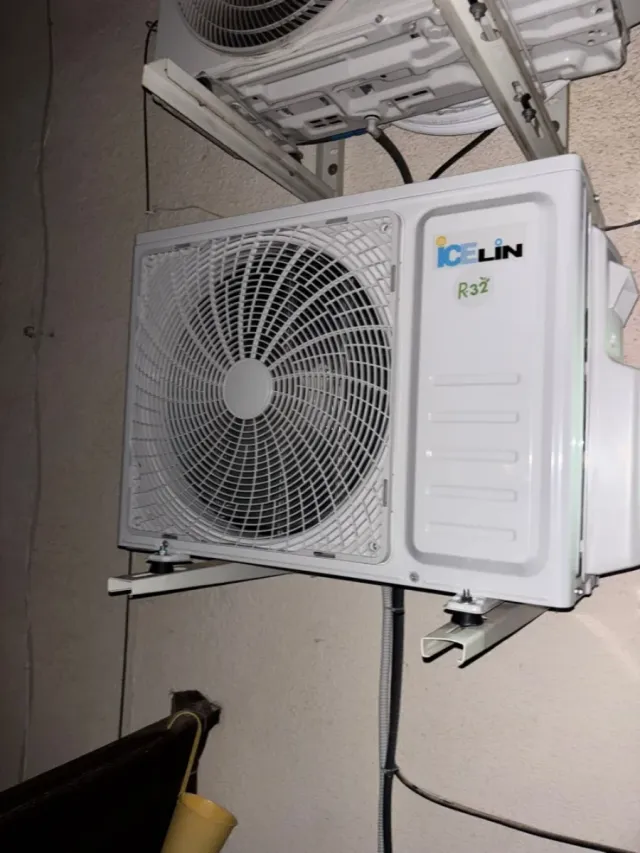 Installatore di condizionatori d'aria