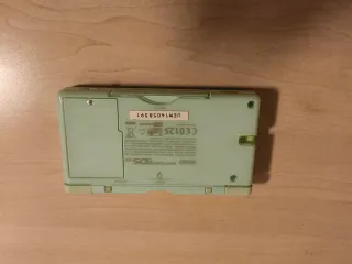 Nintendo DS Lite con custodia Pokémon Platino