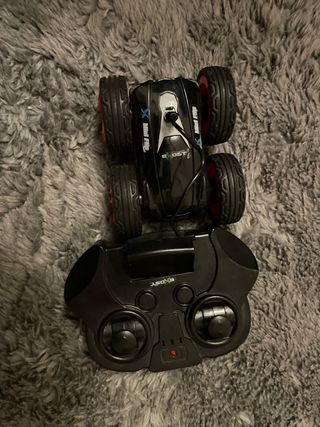 Coche teledirigido rojo