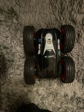 Coche teledirigido rojo