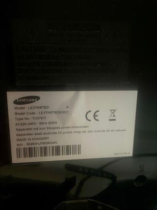 TV Samsung Plasma Negra y Plateada de 43 pulgadas