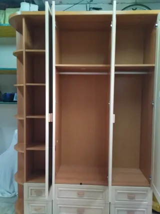 Armario ropero cerezo y peral solo trato en person