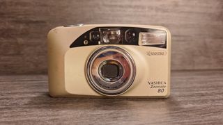 Cámara Yashica Zoomate 80 35mm Analógica