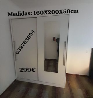 Armario con puerta de espejo