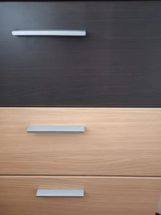 Mesita de noche madera.color madera y berenguer