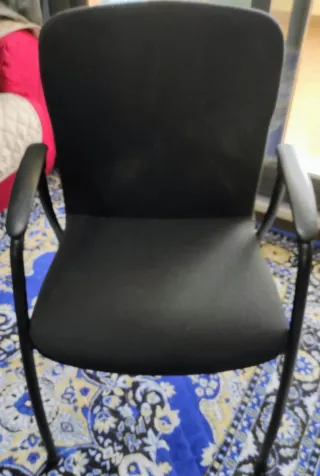 Silla de escritorio y oficina negra.