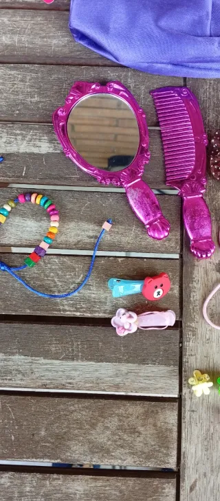 Lote accesorios niña: bolso, peines, pulsera