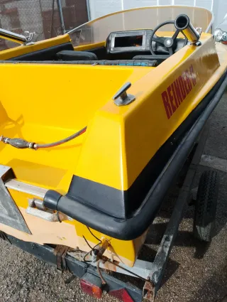 Lancha rápida 4.20 con remolque