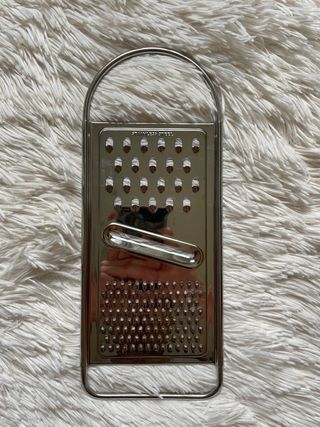 Grattugia piatta multiuso in acciaio inox