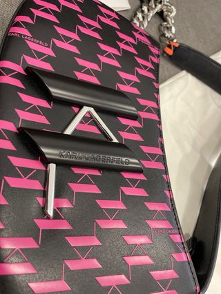 Bolso Karl Lagerfeld negro y rosa