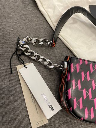 Bolso Karl Lagerfeld negro y rosa