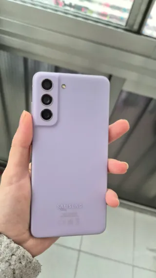 Samsung Galaxy S21 FE Lila