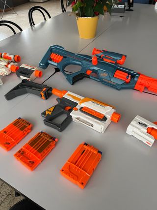 Pack Pistolas Nerf con Cargadores+chaleco nerf
