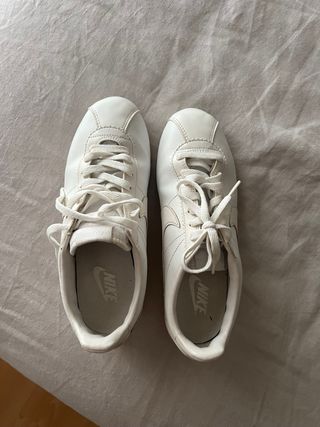 Zapatillas Nike Cortez Piel Blancas 26cm