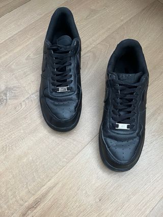 Nike Air Force 1 Negras