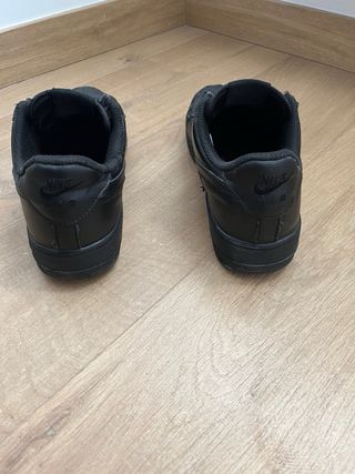 Nike Air Force 1 Negras