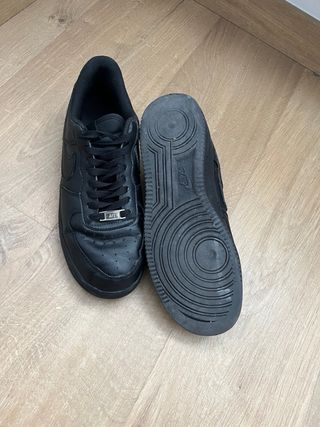 Nike Air Force 1 Negras