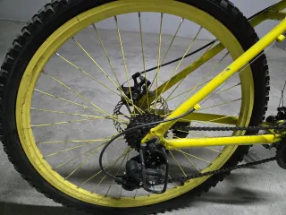 Bicicleta de Montaña Amarilla