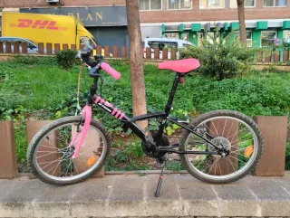 Bicicleta infantil niña Btwin rosa