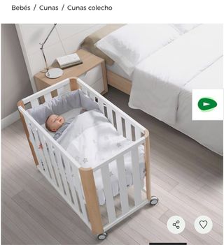 Cuna de bebé con colchón y accesorios