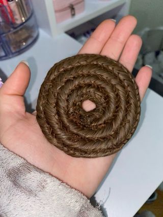 Rodetes de fallera pelo natural castaño