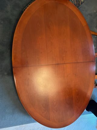 Mesa de comedor de madera