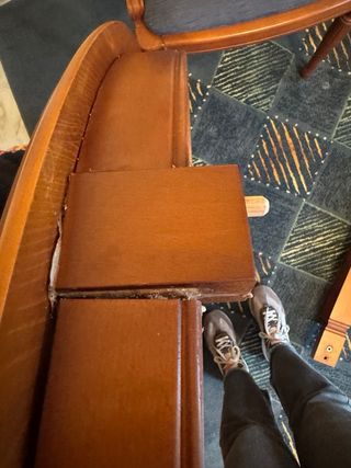 Mesa de comedor de madera