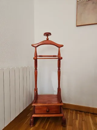 Galán de noche de madera