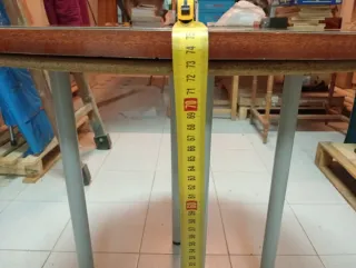 Mesa redonda giratoria de madera