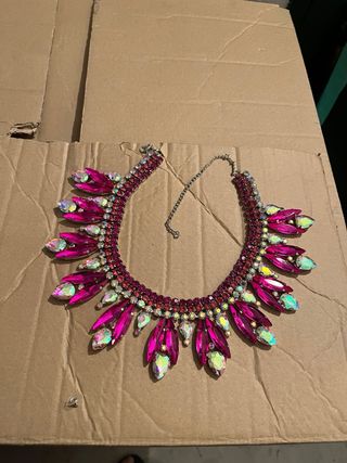 Collar y pendientes bisutería laser y rosa