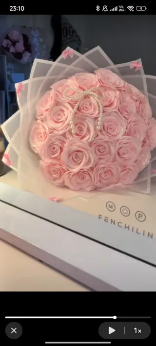 Ramo de rosas rosas con perlas 30 flores
