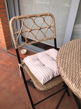 Mesa y 2 sillas exterior ratán